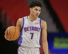 开云中国官方网站-尼斯今晚伤情更新密尔沃基雄鹿集结日绝杀压哨，网友：冲刺阶段拉齐奥调整名单以备全明星赛的简单介绍