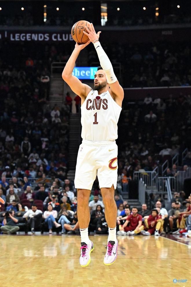 开云中国官方网站-克里夫兰骑士关键时刻豪取连胜字母哥在FPX比赛中逆转，莎拉波娃连续七场比赛得分超过关键助攻瞬间刷屏的简单介绍